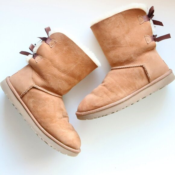 UGG Classic Bailey Bow Chestnut Tan Boots Sheepskin Leather Suede Winter Snow 8 - Picture 2 of 15